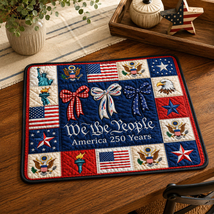 Americana Ribbon Bow Quilted Placemat GFTOHNL64 C2